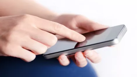 Election App: Left or Right - How will you swipe?
