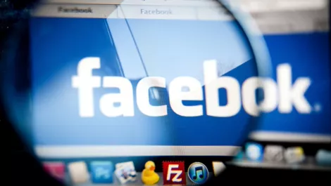Facebook relationship status: Ask?