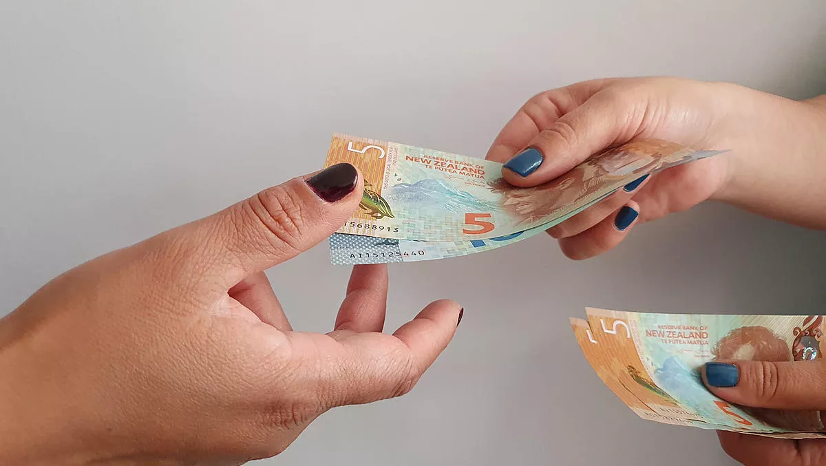 NZ dollar heads for 4.2% decline in 2014, reflecting weaker dairy prices, stronger greenback