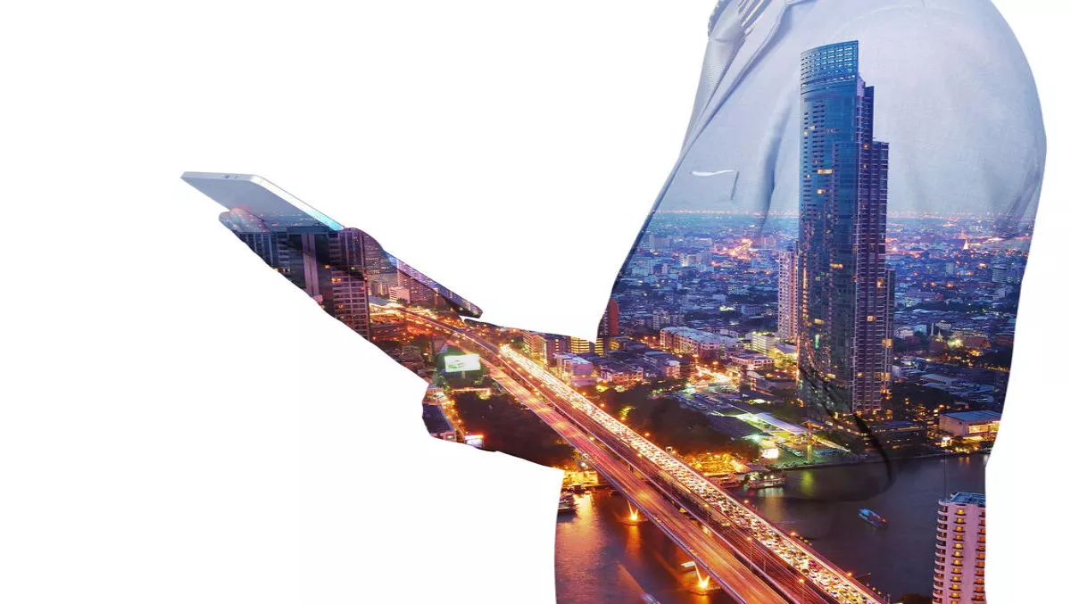 Understanding the smart social citizen and digital society