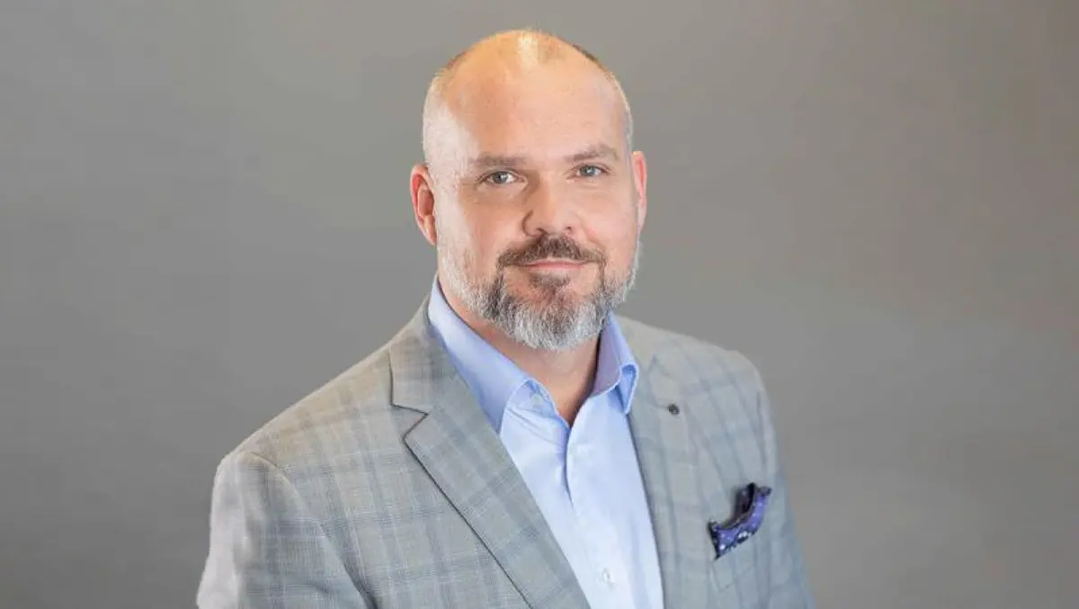 AI in crisis communications: why route knowledge beats the next new tool